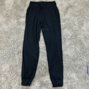 Lululemon Ready to Rulu Jogger